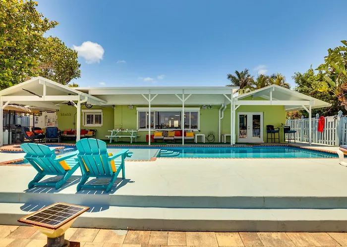 Waterfront Getaway W/ Pool & Dock - Walk To Beach! Holiday home Clearwater Beach