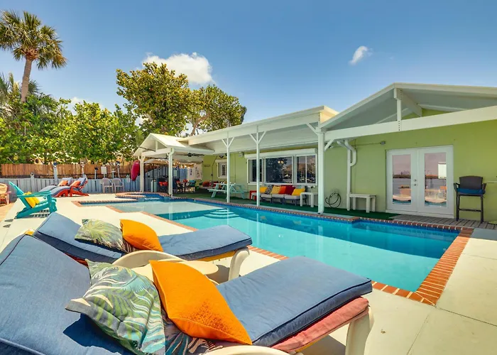 Waterfront Getaway W/ Pool & Dock - Walk To Beach! Holiday home Clearwater Beach