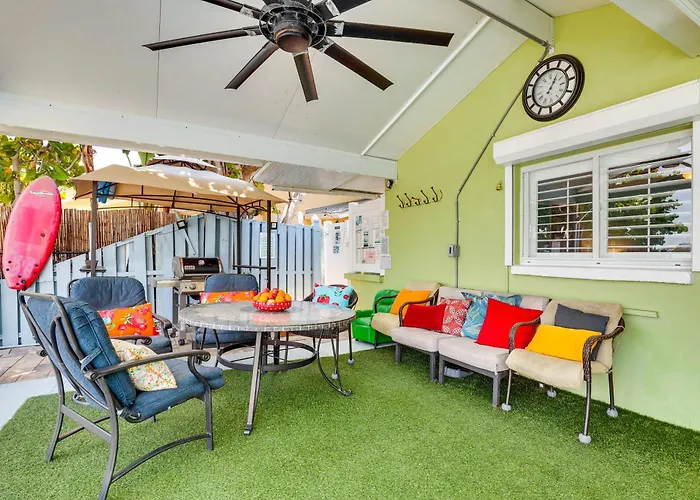 Waterfront Getaway W/ Pool & Dock - Walk To Beach! *