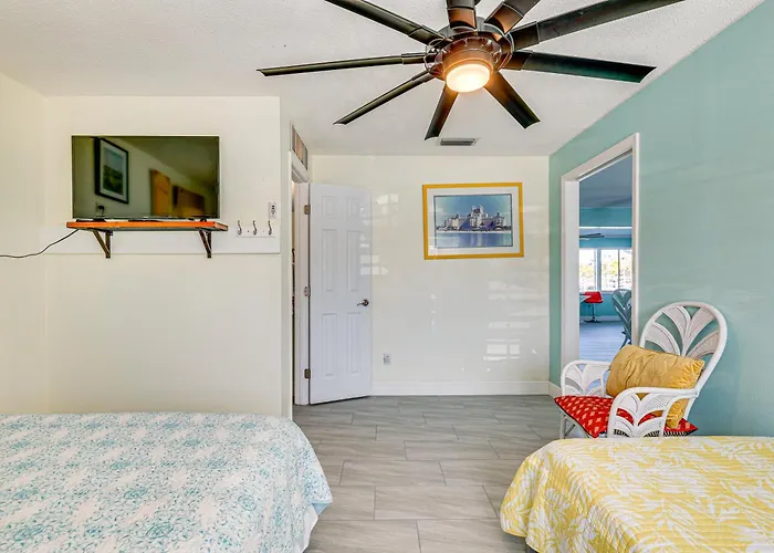 Waterfront Getaway W/ Pool & Dock - Walk To Beach!