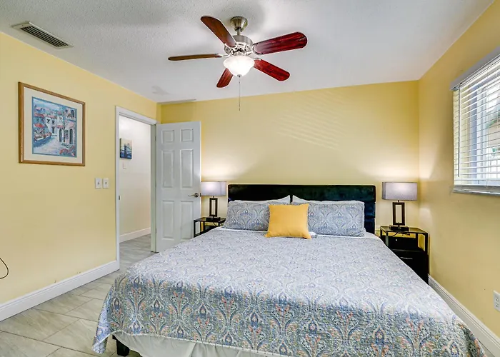 Waterfront Getaway W/ Pool & Dock - Walk To Beach! *