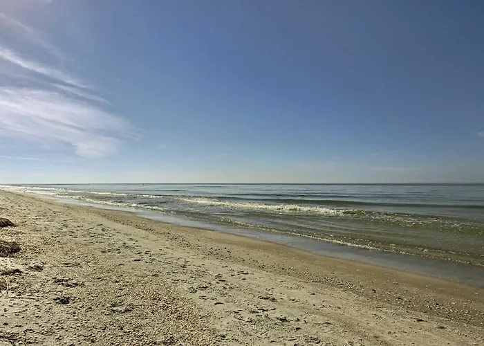 Waterfront Getaway W/ Pool & Dock - Walk To Beach! *